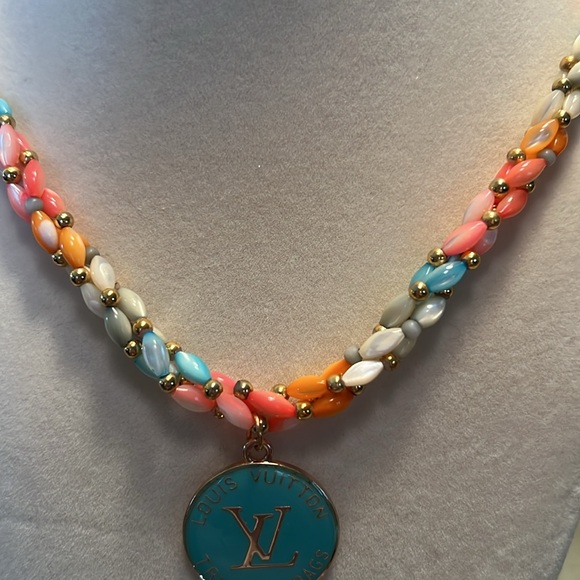 Vintage charmer!  Multicolor Beaded Necklace - Picture 3 of 4